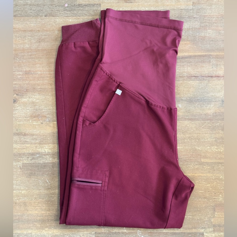 Figs Zamora Maternity Jogger Scrub Pants